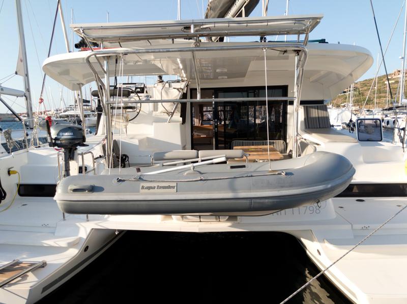 Book yachts online - catamaran - Lagoon 42 - Chamotte - rent