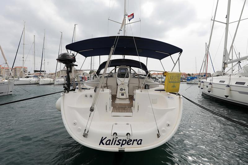 Book yachts online - sailboat - Bavaria Cruiser 37 - KALISPERA - rent