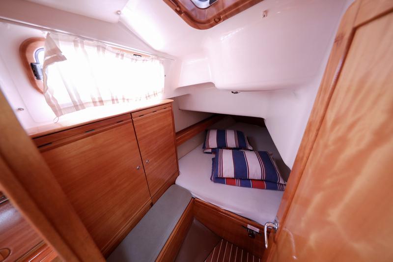 Book yachts online - sailboat - Bavaria Cruiser 37 - KALISPERA - rent