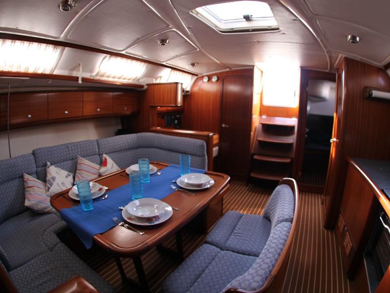 Book yachts online - sailboat - Bavaria 44 - Tai Tai - rent