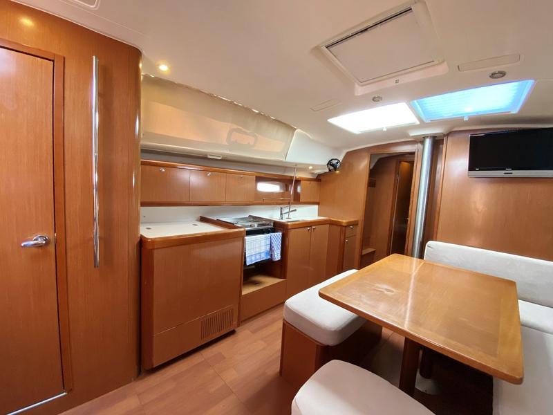 Book yachts online - sailboat - Oceanis 43.4 - Alfasyr - rent