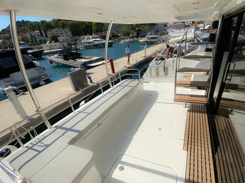 Book yachts online - powercatamaran - MY40 - Pelican - rent