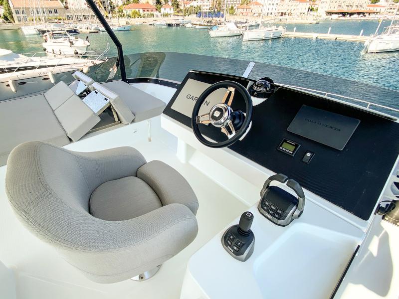 Book yachts online - powercatamaran - MY40 - Pelican - rent