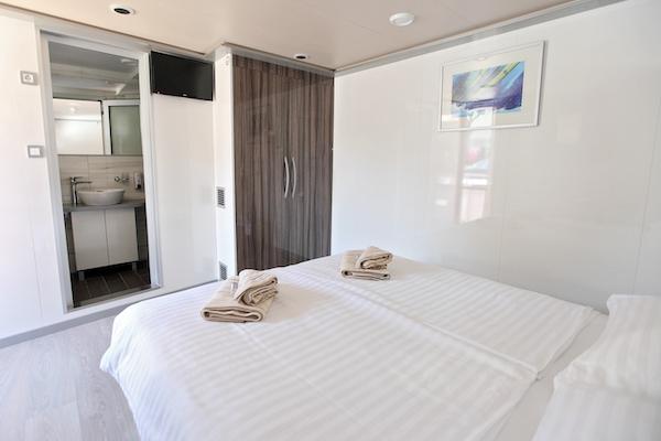 Book yachts online - motorboat - Motoryacht  Esperanza - Esperanza - rent