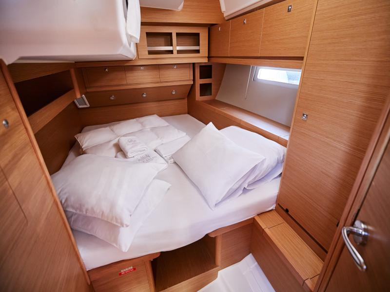 Book yachts online - sailboat - Dufour 520 GL - Peace of Mind - rent