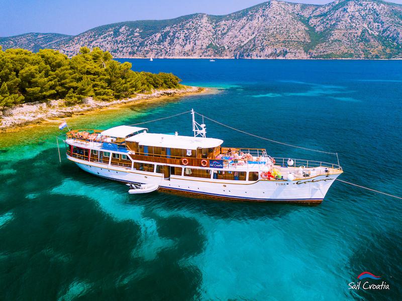 Book yachts online - motorboat - Motoryacht  Tuna - Tuna - rent
