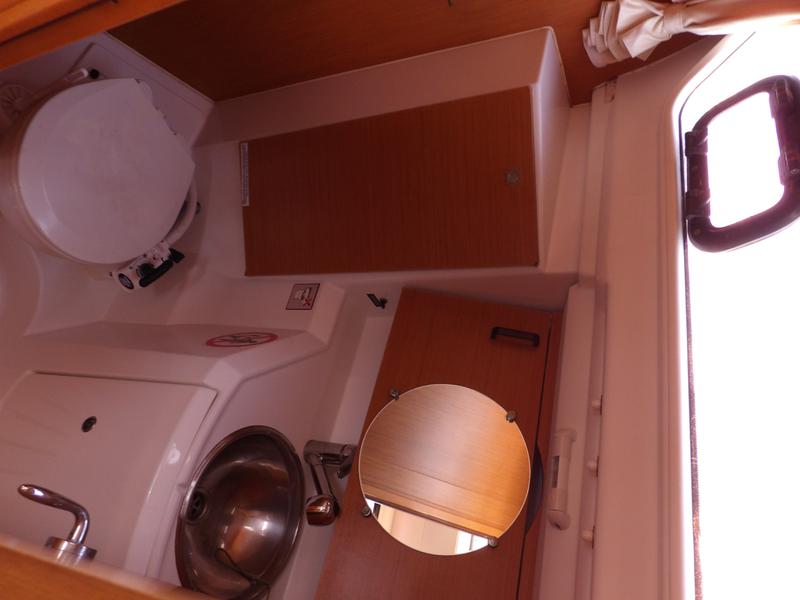 Book yachts online - sailboat - Sun Odyssey 36i - Bella - rent
