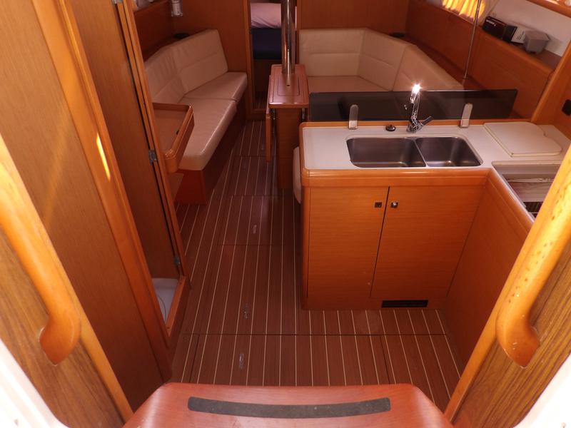 Book yachts online - sailboat - Sun Odyssey 36i - Marina - rent