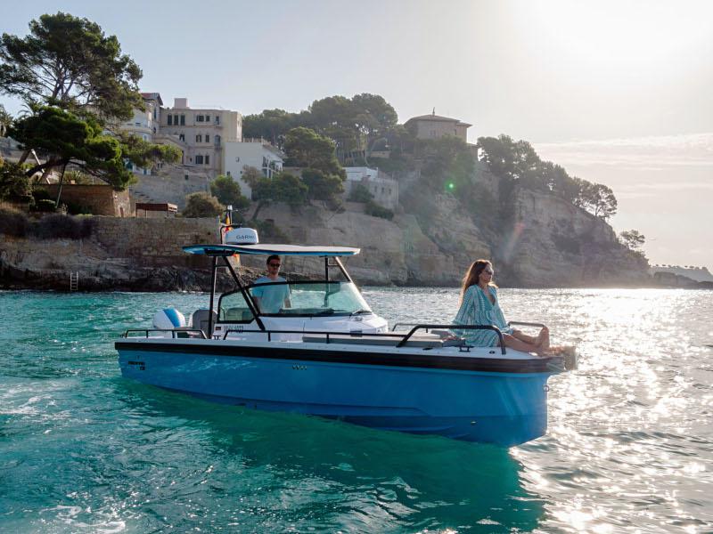 Book yachts online - motorboat - Axopar 28 T-Top - Maliza - rent