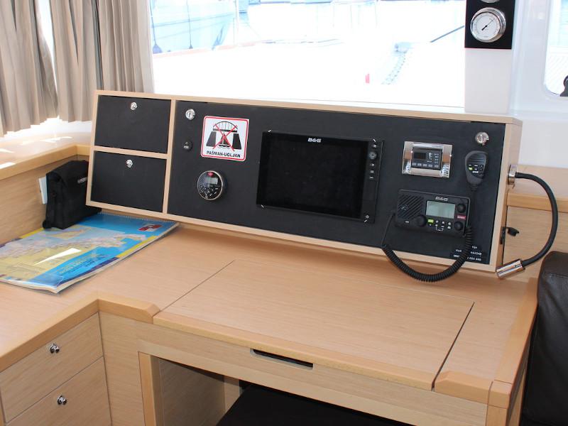 Book yachts online - catamaran - Lagoon 450 Fly - MATIJA (AC in Salon and cabin + generator) - rent