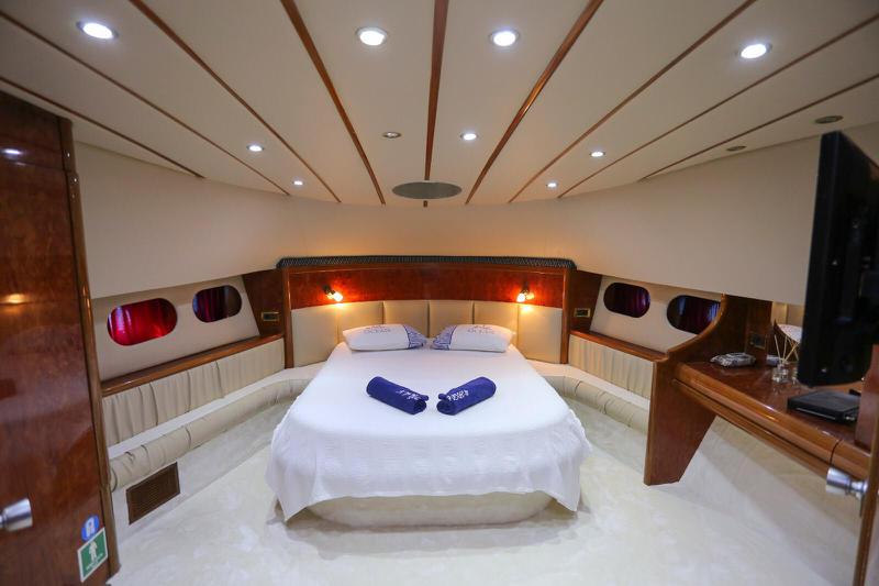 Book yachts online - motorboat - Bilgin 28 - 28M Deluxe Bilgin Motoryacht  - rent