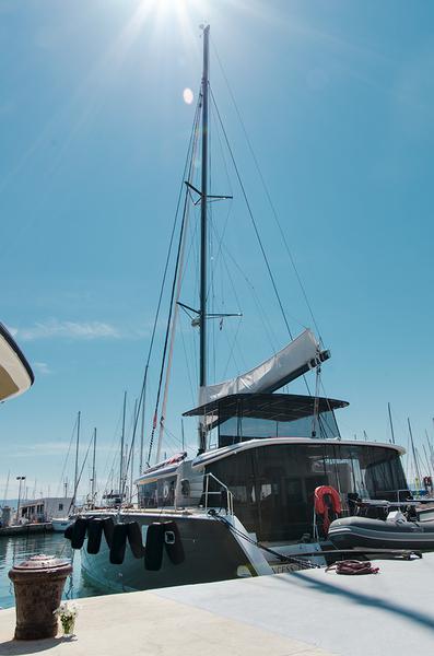 Book yachts online - catamaran - Lagoon 450 F (2016)equipped with generator, A/C (saloon+cabins), ice maker, dishwasher,water maker, microwave oven,  2 S.U.P., underwater lights, bow thruster - PRINCESS IVA - rent