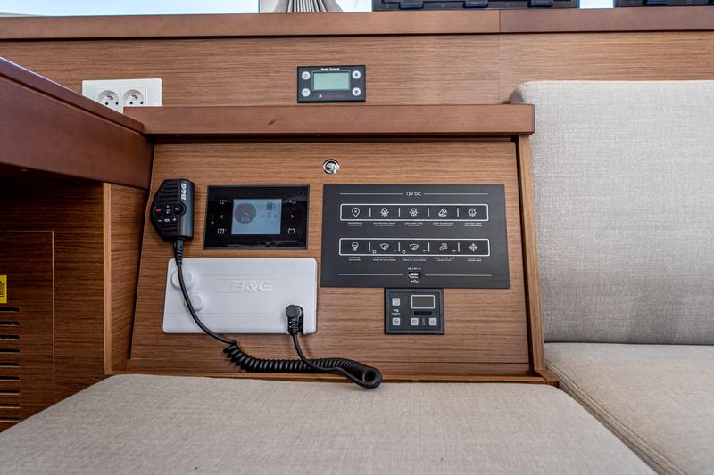Book yachts online - catamaran - Lagoon 40 (2021) - BYE BYE - rent