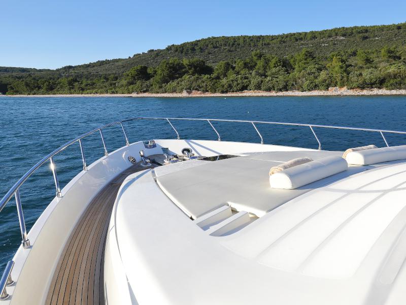 Book yachts online - motorboat - Ferretti 681 - DOMINIQUE - rent