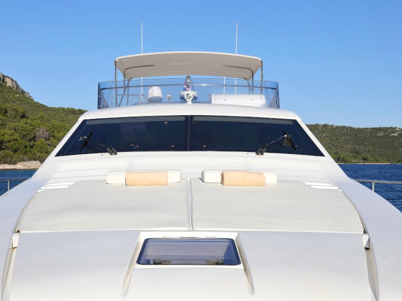 Book yachts online - motorboat - Ferretti 681 - DOMINIQUE - rent