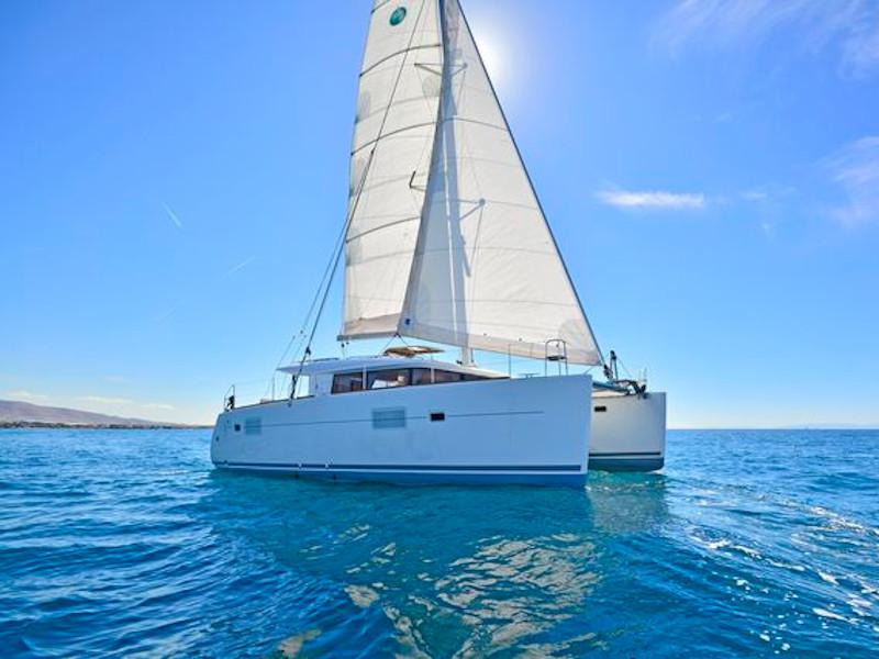 Book yachts online - catamaran - Lagoon 400S2 - GETAWAY - rent