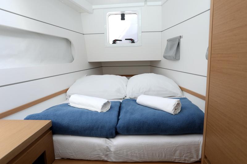Book yachts online - catamaran - Excess 12 - Kiss Me Twice - rent