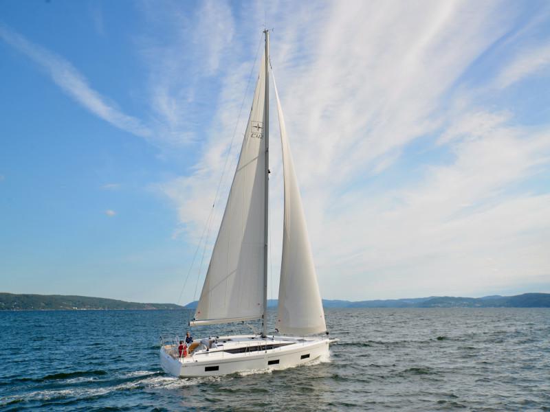 Book yachts online - sailboat - Bavaria C42 - Seaduction - rent