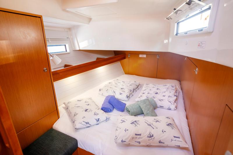 Book yachts online - sailboat - Bavaria 45 Cruiser - Fair Wind - rent