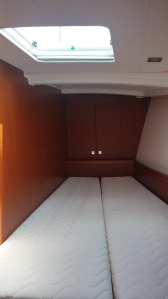 Book yachts online - sailboat - Oceanis 45 - Quantum - Bow &amp; Solar - rent