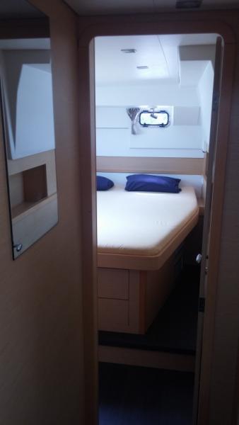 Book yachts online - catamaran - Lagoon 400 S2 - Ruby - rent
