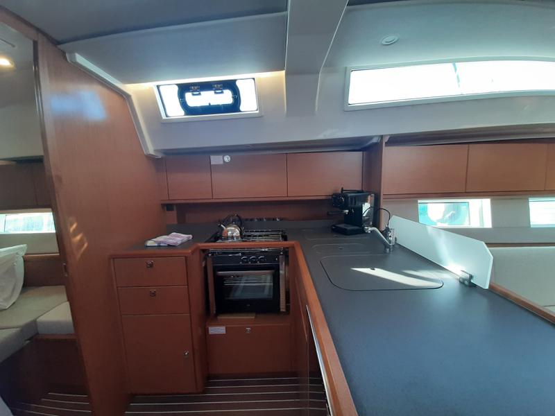 Book yachts online - sailboat - Bavaria C45 (3 + 3) - Kritias - rent