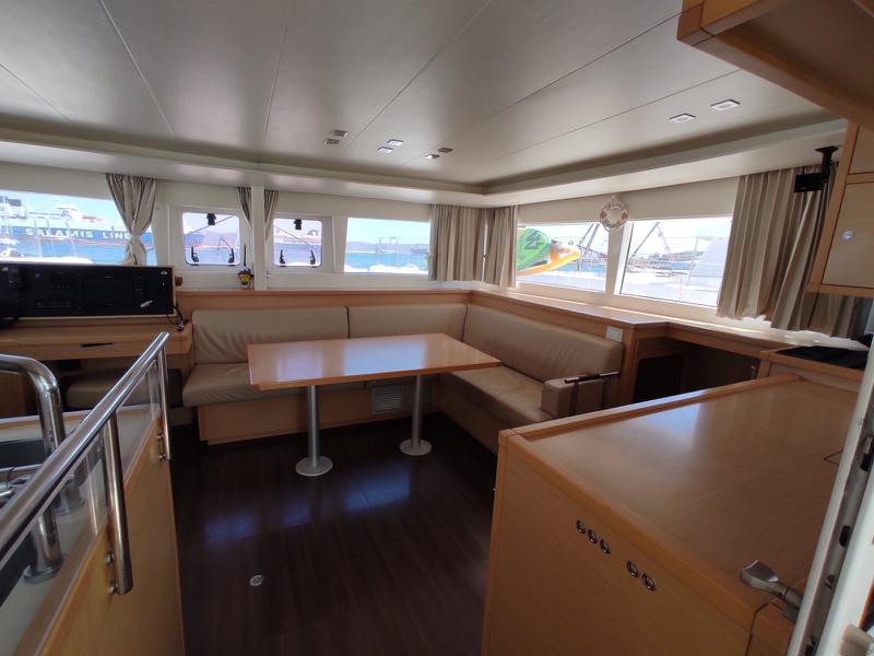 Book yachts online - catamaran - Lagoon 450  Flybridge - Nata - rent