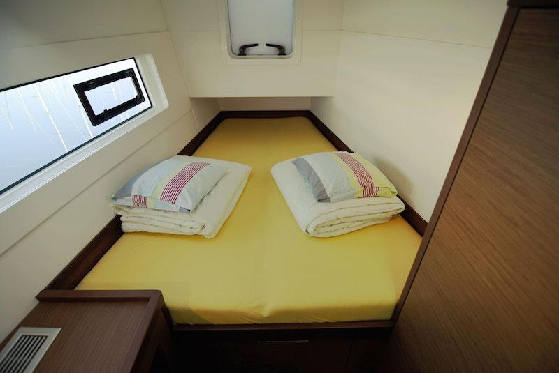 Book yachts online - catamaran - Lagoon 40 - SUNLIGHT - rent