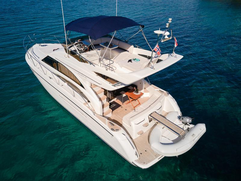Book yachts online - motorboat - Princess 42 - Touché - rent