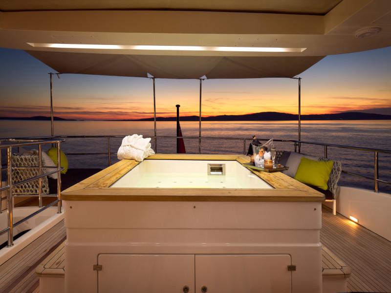 Book yachts online - motorboat - Delfino 93 - Ocean Drive - rent