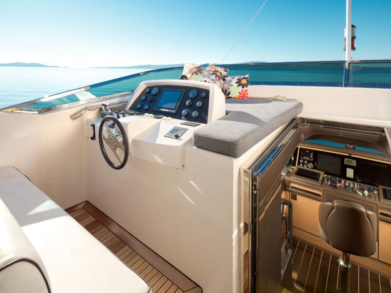 Book yachts online - motorboat - Delfino 93 - Ocean Drive - rent