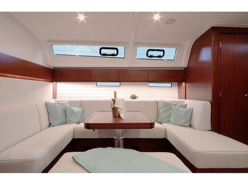 Book yachts online - sailboat - Bavaria Cruiser 46 - Mojito - rent