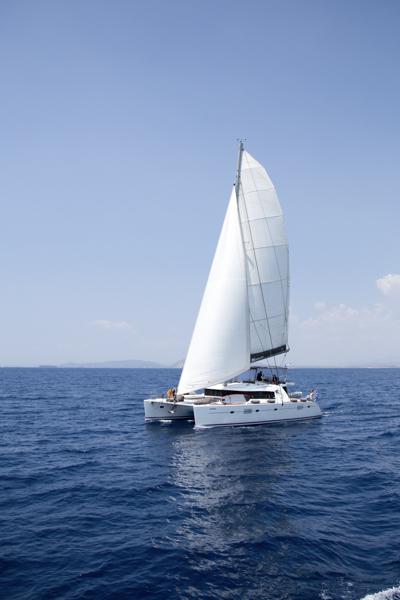 Book yachts online - catamaran - Lagoon 500 - Skippered - TORO BIANCO - rent