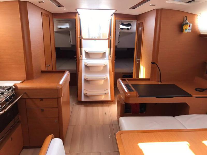 Book yachts online - sailboat - Sun Odyssey 519 -  6 cabs - MARINA - rent