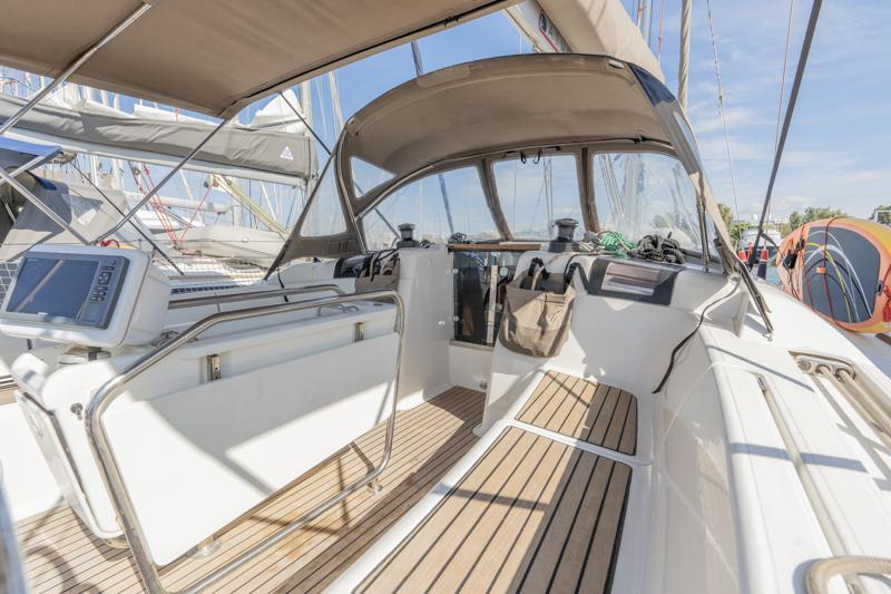 Book yachts online - sailboat - Sun Odyssey 439 - ATHINA - rent