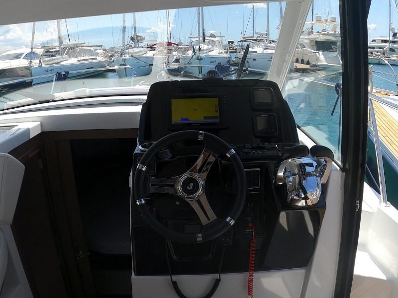 Book yachts online - motorboat - Antares 9 OB - Queen Korina 268730 SL - rent