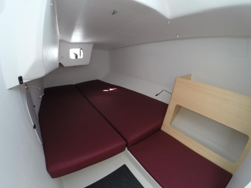 Book yachts online - sailboat - Pogo 30 - RIA ÉA - rent