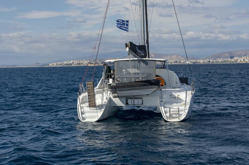 Book yachts online - catamaran - Lagoon 380 ( INVENTER ) - Tiny K. ( inverter-solar panels ) - rent