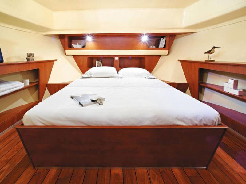 Book yachts online - motorboat - Estivale Quattro S - LAUNAY FR - rent