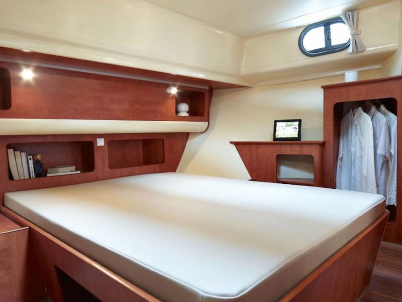 Book yachts online - motorboat - Estivale Quattro S - LAUNAY FR - rent