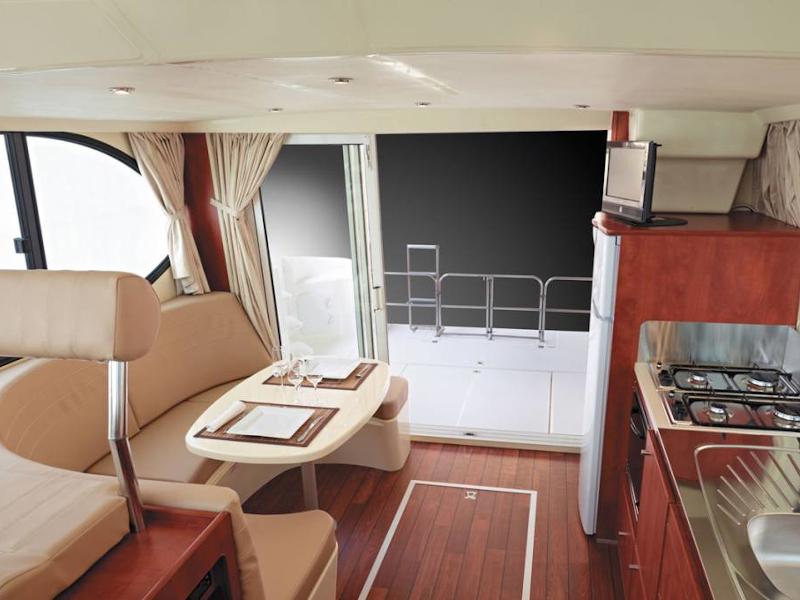 Book yachts online - motorboat - Estivale Quattro S - LAUNAY FR - rent