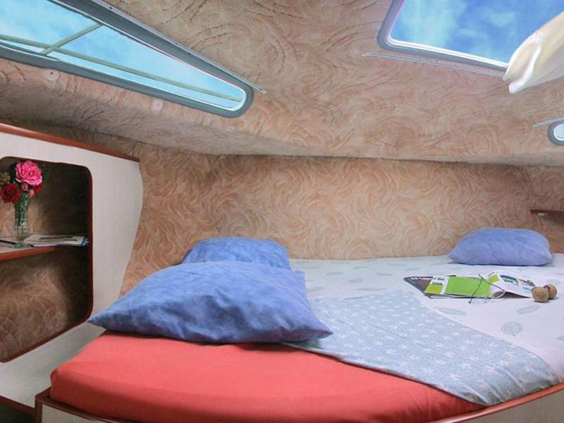 Book yachts online - motorboat - Sedan 1170 - CRESCENDO FR - rent