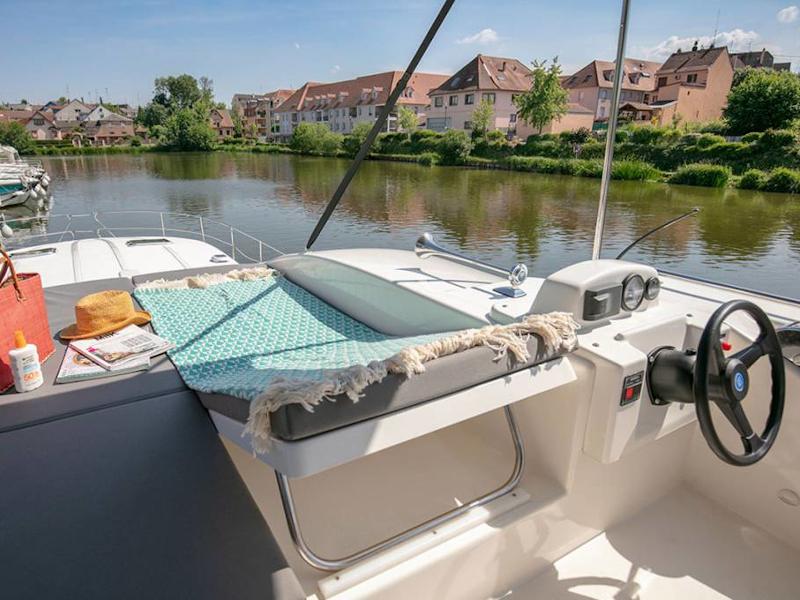 Book yachts online - motorboat - Quattro Fly C - HIMMELPFORT DE - rent