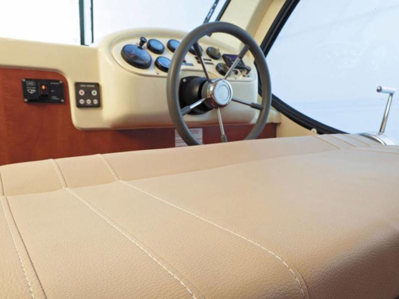 Book yachts online - motorboat - Estivale Sixto - GRIOTTINES FR - rent
