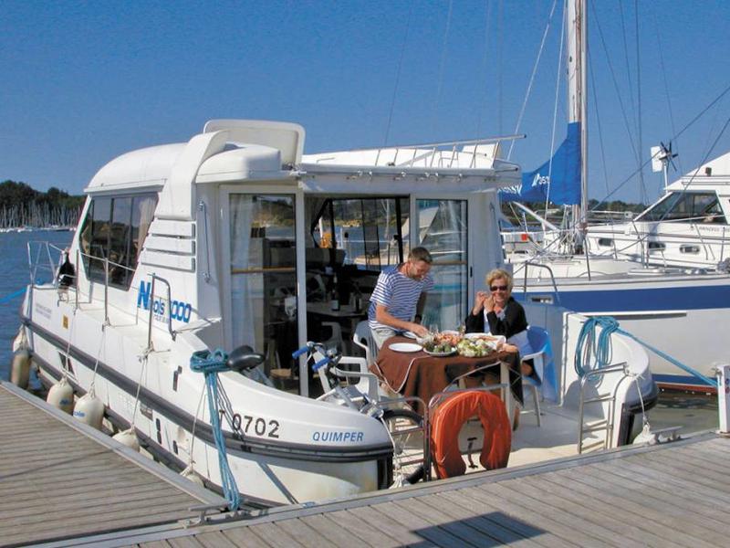Book yachts online - motorboat - Sedan 1000 - ROYAN FR - rent