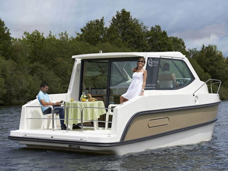 Book yachts online - motorboat - Sedan Primo - SARRALBE FR - rent