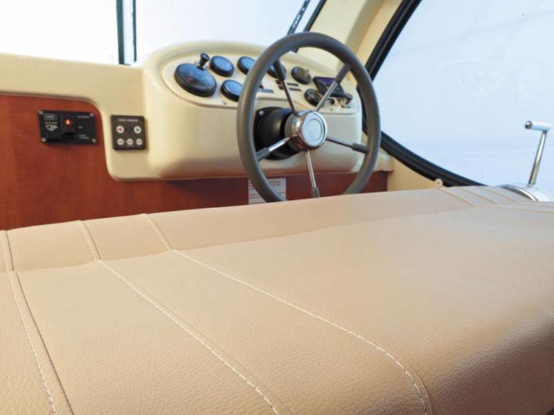 Book yachts online - motorboat - Estivale Quattro S - CHEVIGNY FR - rent