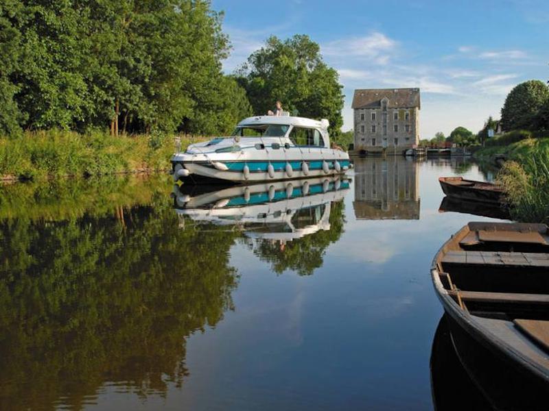 Book yachts online - motorboat - Sedan 1170 - RÖBEL DE - rent