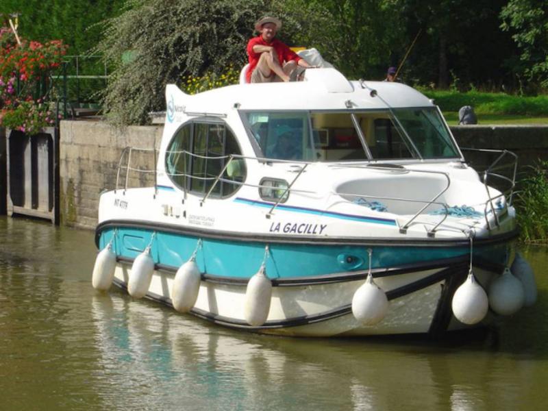 Book yachts online - motorboat - Estivale Duo - BASSAC FR - rent