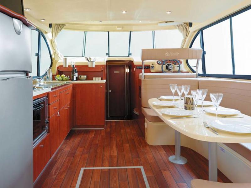 Book yachts online - motorboat - Estivale Sixto - CH DE LARNAGOL FR - rent